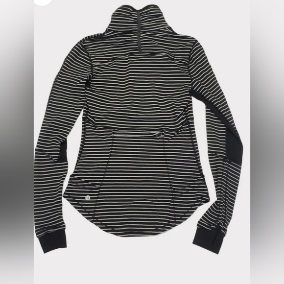 Size 6 - Lululemon Base Runner 1/2 Zip - Picture 3 of 3
